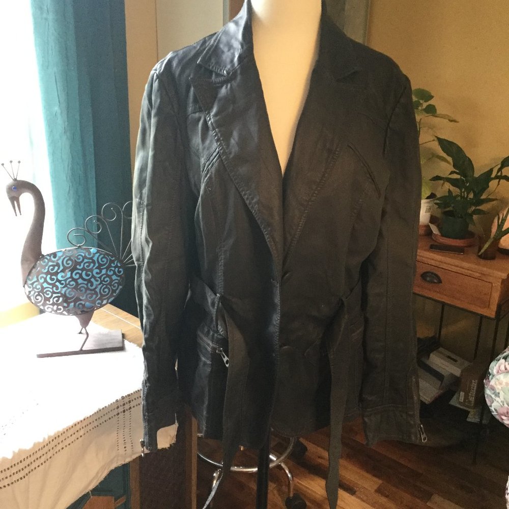 Ness Vegan leather button front tie belt zipper sleeves Jacket size medium